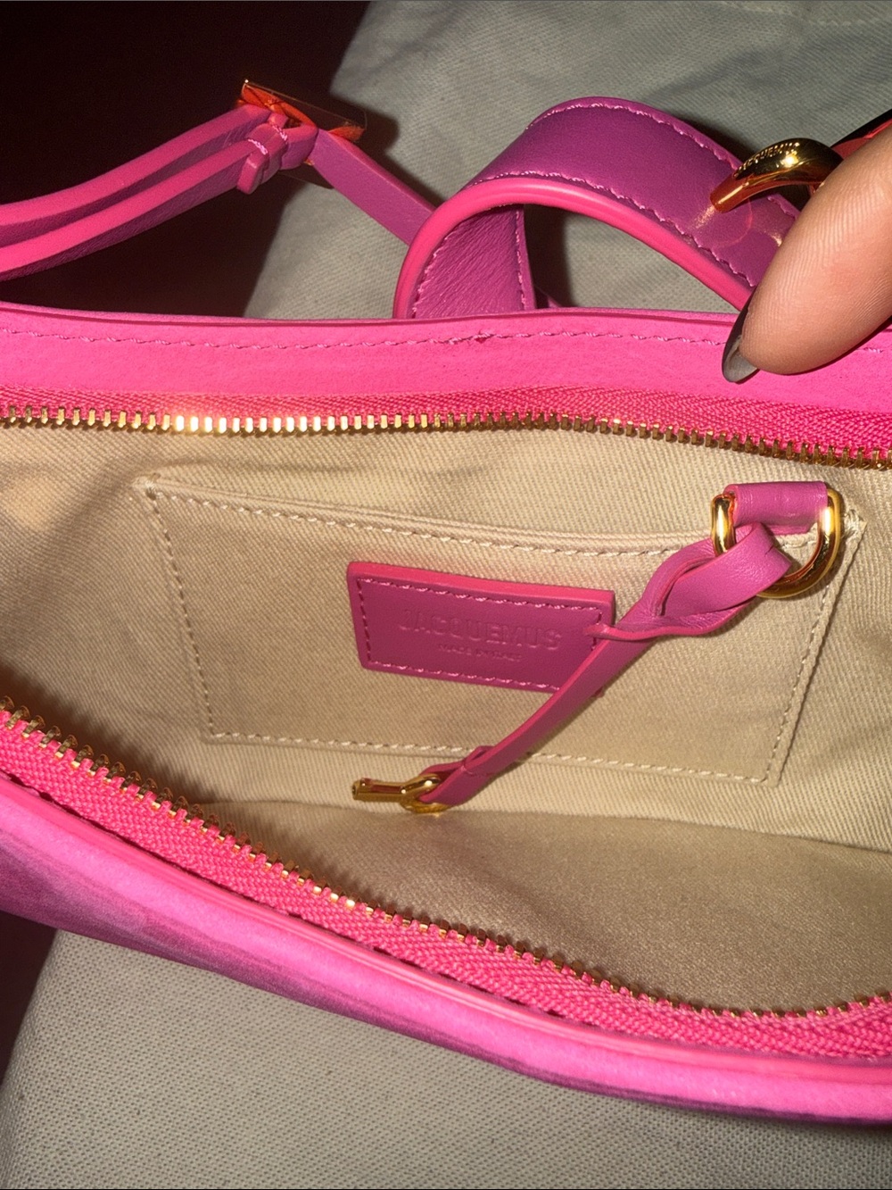 Jacquemus Authentic Hot Pink Shoulder Bag with Gold Padlock - Picture 10 of 15